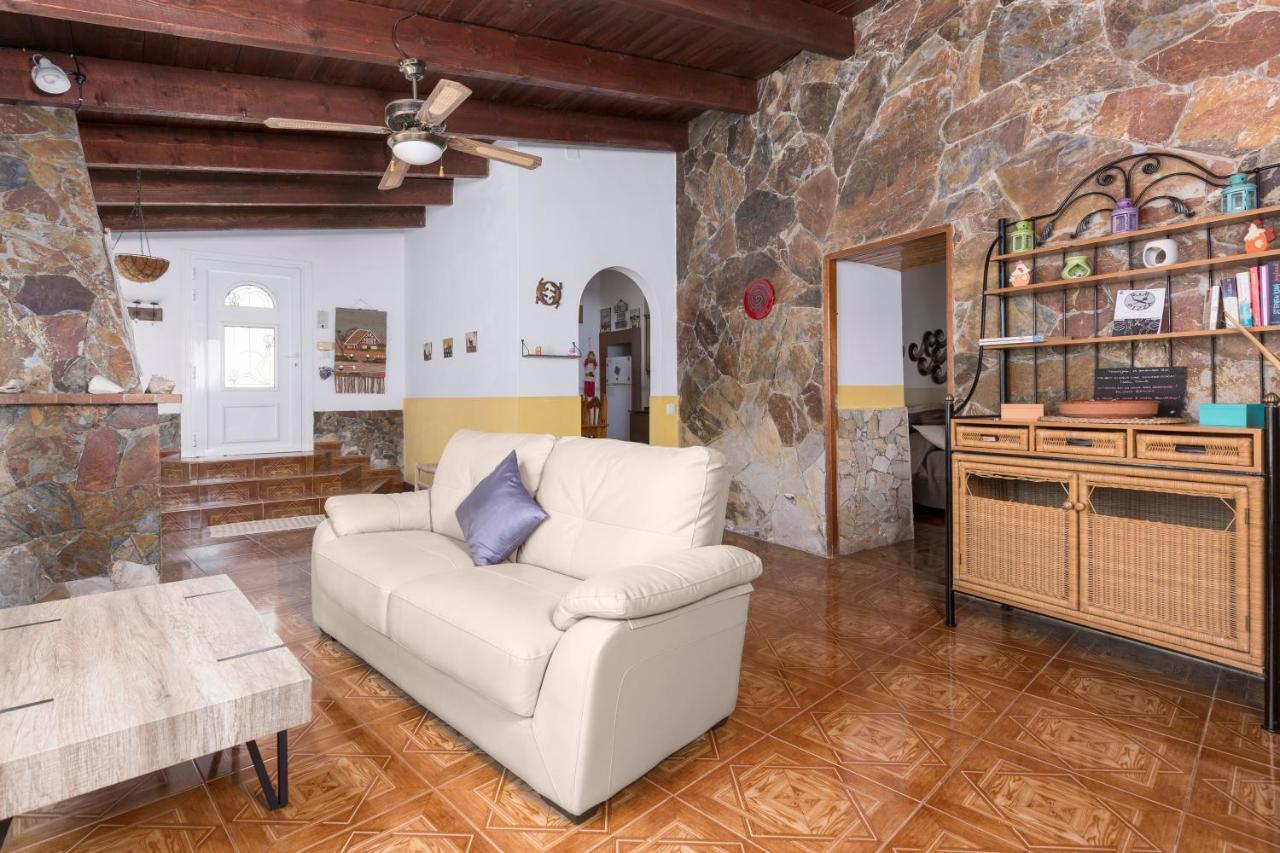 Home2Book Quiet Villa With Private Pool Triquivijate Exterior foto