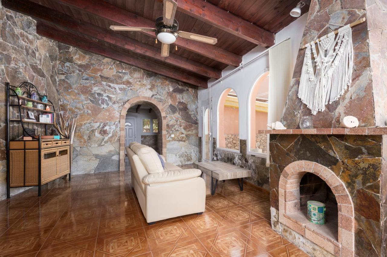 Home2Book Quiet Villa With Private Pool Triquivijate Exterior foto